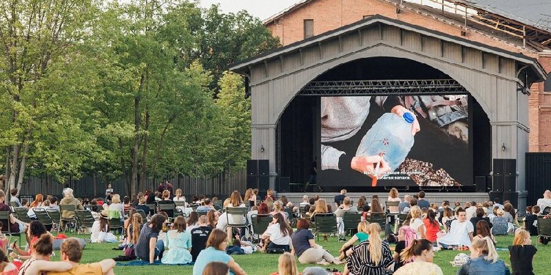 Показ фильма «Покровские ворота»