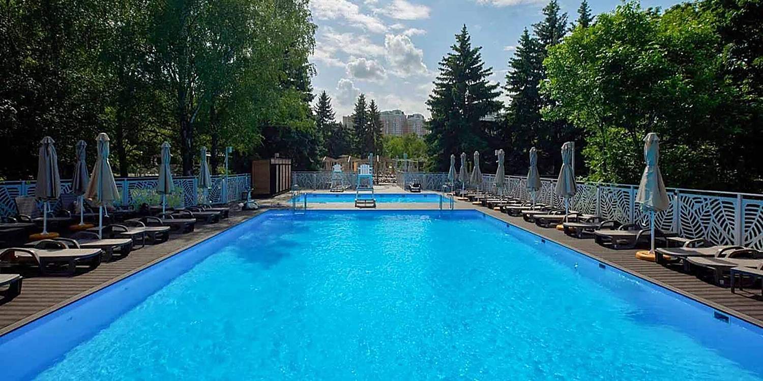 Sunset Pool Experience